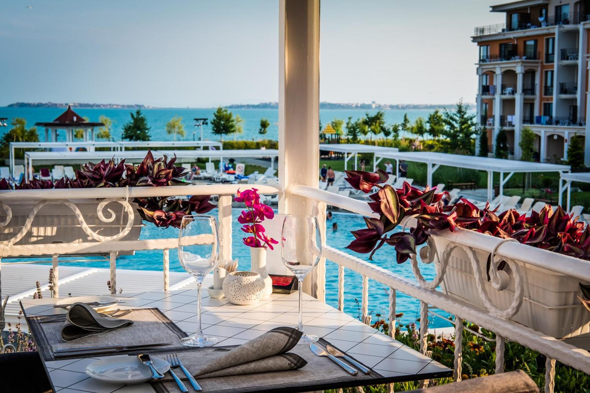 Premier Fort Beach Hotel Sveti Vlas Extérieur photo
